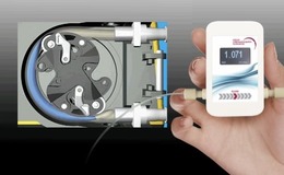 The TESTA Analytical real time liquid flowmeter uses a thermal flow sensor 
