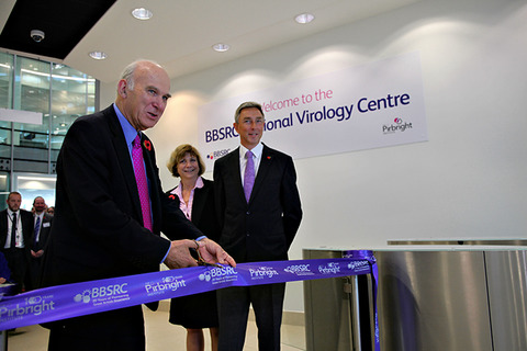 Vince Cable visits The BBSRC National Virology centre at The Pirbright institute