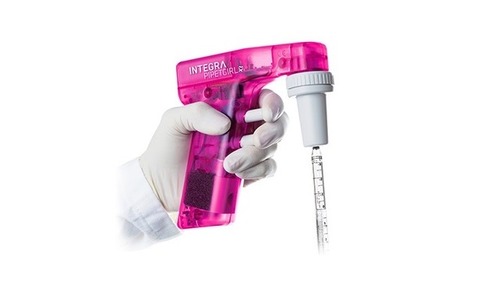 PIPETGIRL is a pink version of the PIPETBOY acu 2 pipette controller